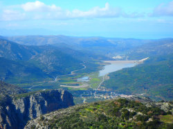 Lake+Crete+Greece